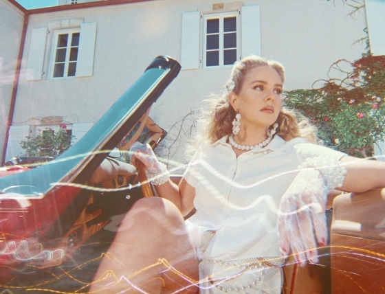 Lana Del Rey a lansat single-ul “Chemtrails Over The Country Club” lana-del-rey-_20210113070102.jpg